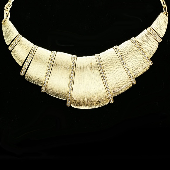 Luxury Crystal Necklace Gold NWOT - Picture 2 of 3